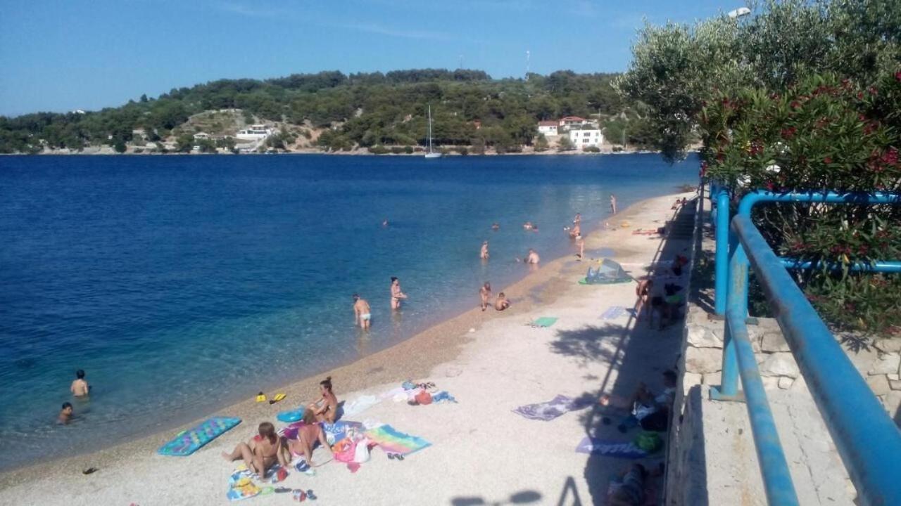 Apartments Vlado - 50M From The Sea Rogač Dış mekan fotoğraf